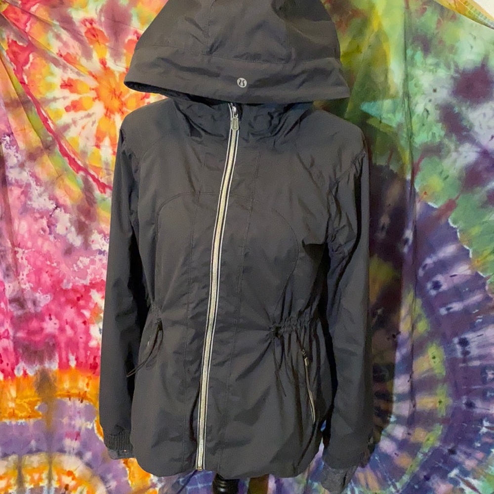 LULULEMON BEAUTIFUL DESIGNED FULL ZIP JACKET🌹